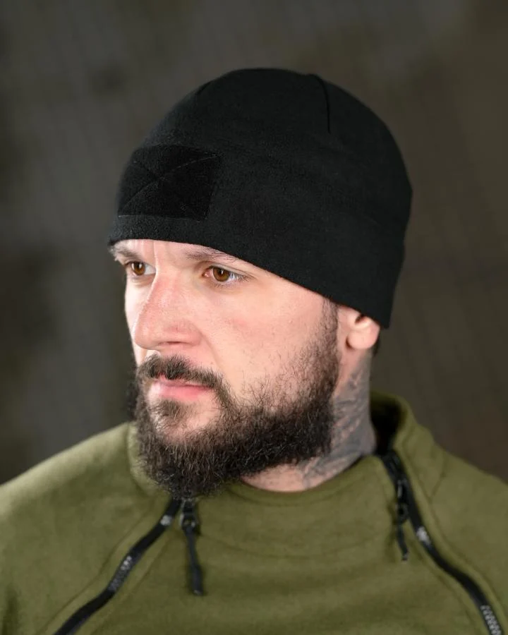 Флісова шапка з липучкою чорна