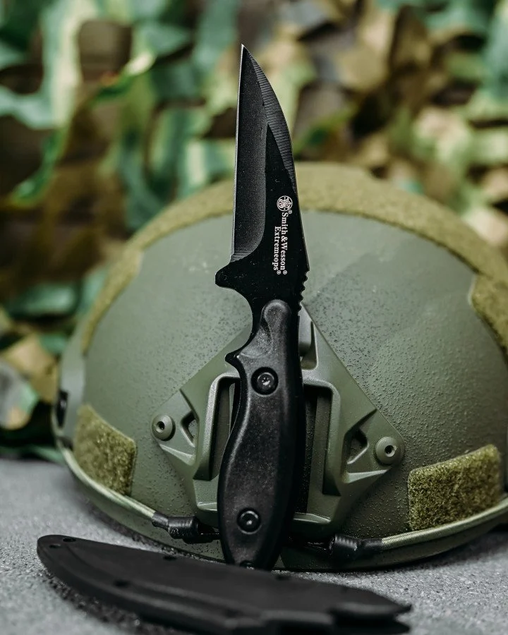 Ніж Smith & Wesson black