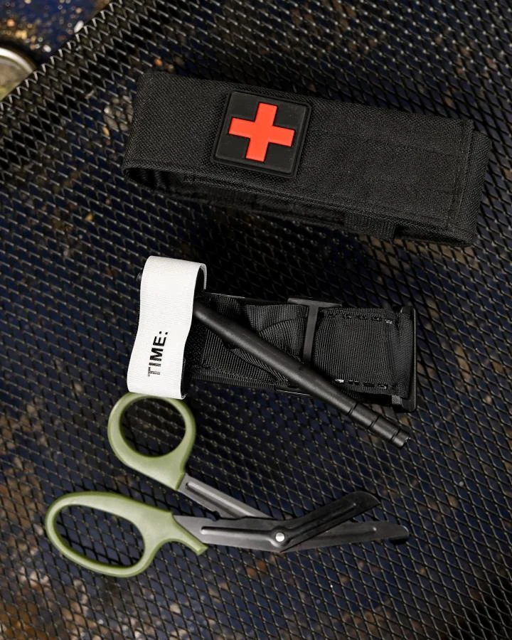 Медический набор 3 в 1: турникет-жгут, подсумок MOLLE, ножницы EMT, черный